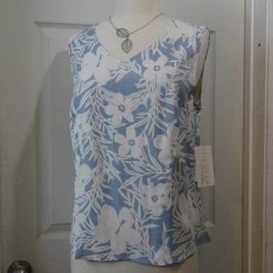 PINEAPPLE MOON - Plumeria Summer Breeze V-neck Top